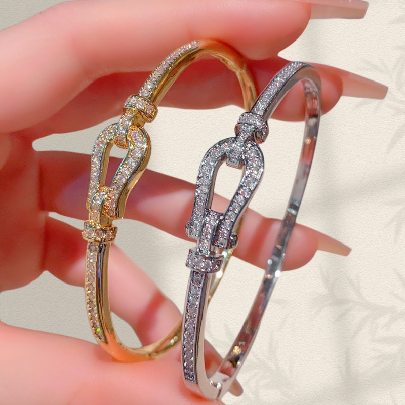 Cross-Border European and American High-End Celebrity Style Micro-Encrusted Horseshoe Bracelet, Niche Design, Light Luxury Fashion Bracelet Wholesale Cross-Border European and American High-End Celebrity Style Micro-Encrusted Horseshoe Bracelet, Niche Design, Light Luxury Fashion Bracelet Wholesale