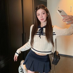 邱肉瑶 Miu系气质麻花蝴蝶结针织衫女秋季新款学院风休闲上衣