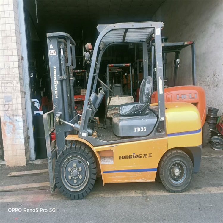 大量现货出售二手叉车　旧的机动叉车　南海二手叉车价格