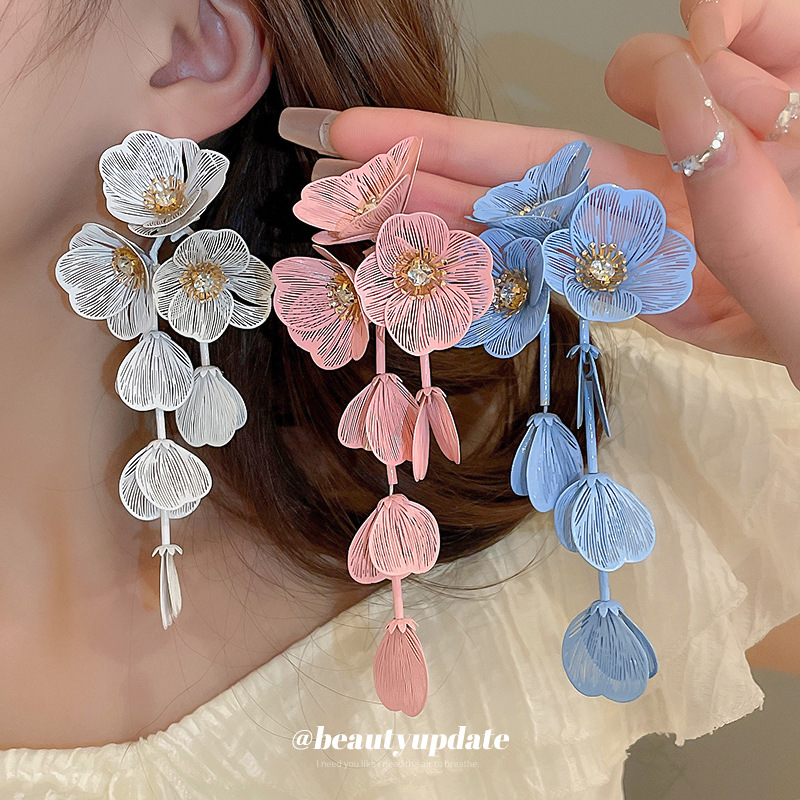 Pendientes de borla de pétalo de flor de circón de aguja de acero Pendientes exagerados de temperamento fresco y dulce Pendientes de estilo de vacaciones de moda