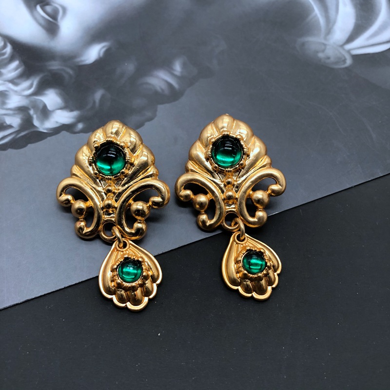 10g Weight No Inlaid Inlay Material Earrings, Ear Studs Classification Travel Occasion Heart Pattern Women'S Gender Fashion Style White, Green, Gold, Silver, Black Color Electroplating Real Gold Color Enamel Glaze Flower Pearl Gems Ear Clip Wholesale 2
