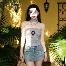辣妹时尚扣环设计感抹胸背心女2026夏季性感挂脖露背高级百搭上衣