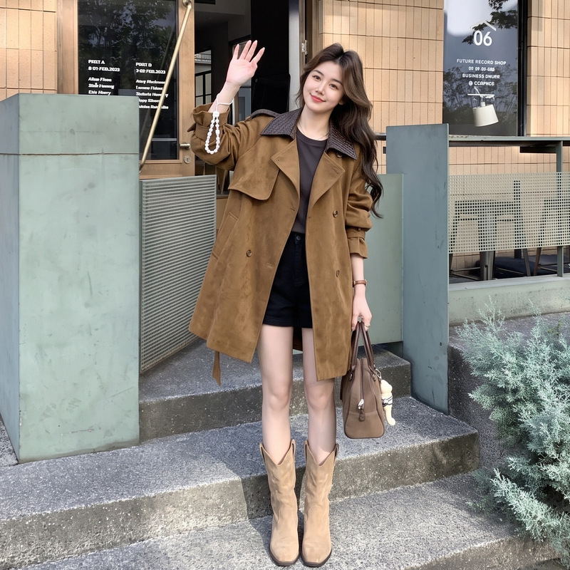 Melard suede trench coat for women, mid-length, 2026 autumn new style, patchwork design, lapel collar, waist-cinching, versatile outerwear, trendy