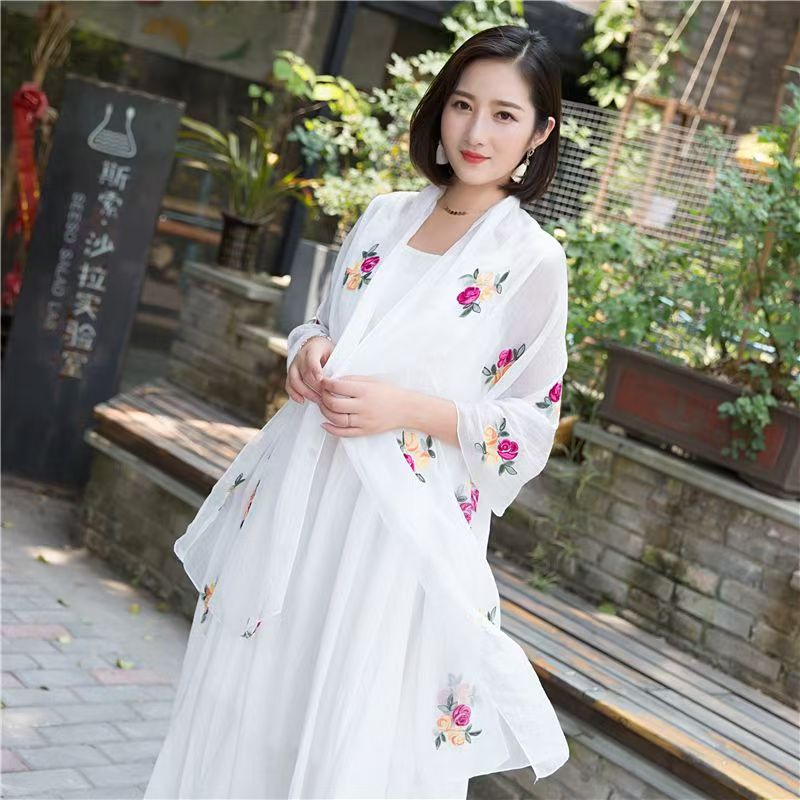 厂家直销跨境新款民族风围巾女时尚云南旅游穿搭夏天绣花刺绣外搭