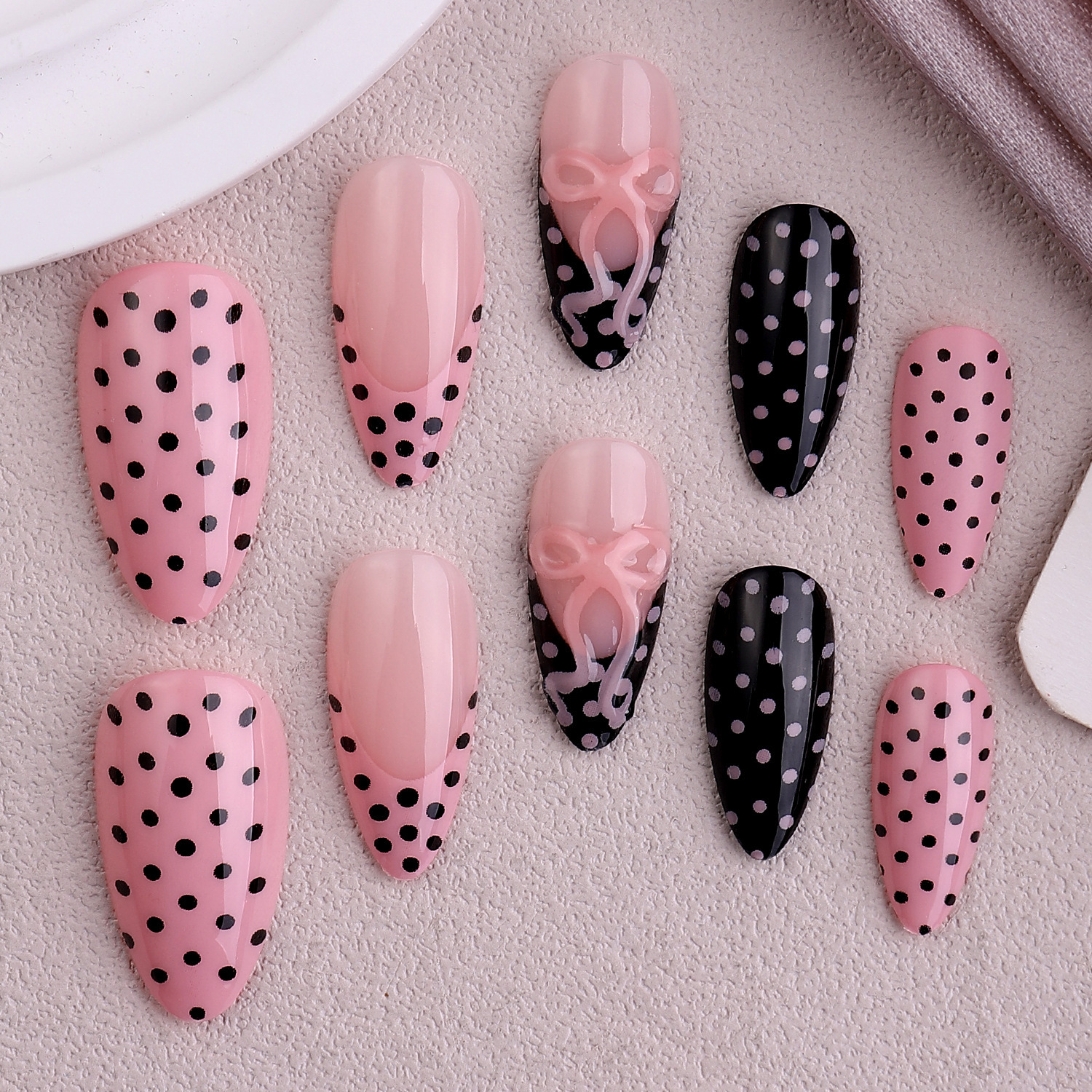 波点蝴蝶结立体美甲