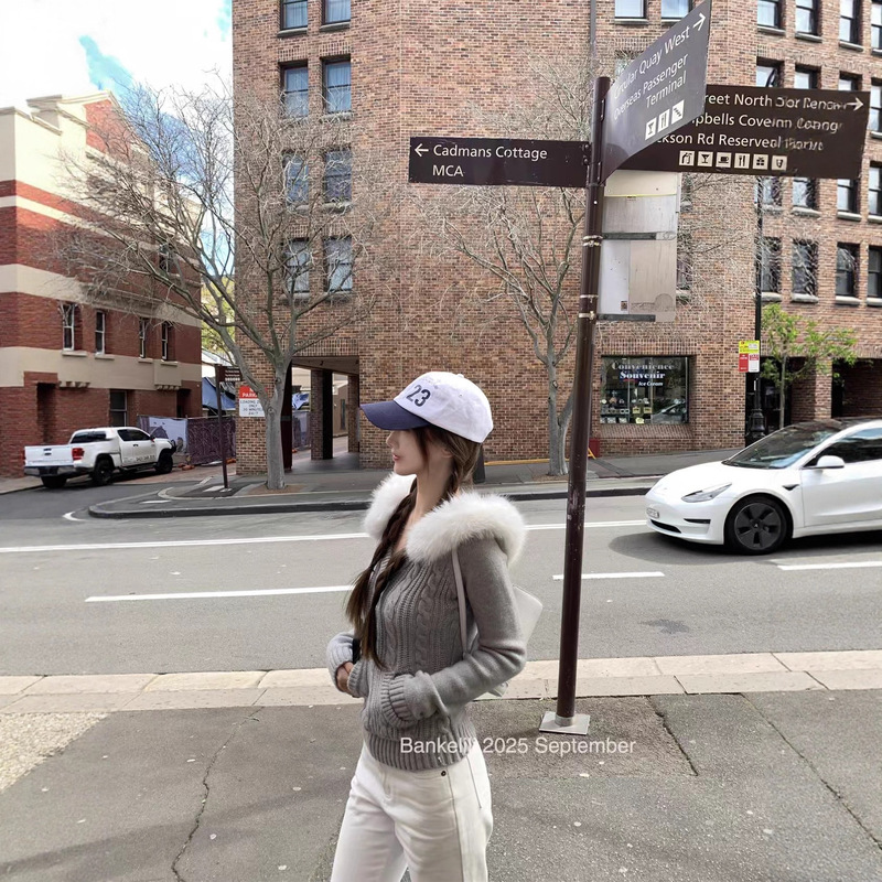 板栗可可Bankelili'北欧周末'绵毛混纺甜美麻花针织连帽外套女|undefined