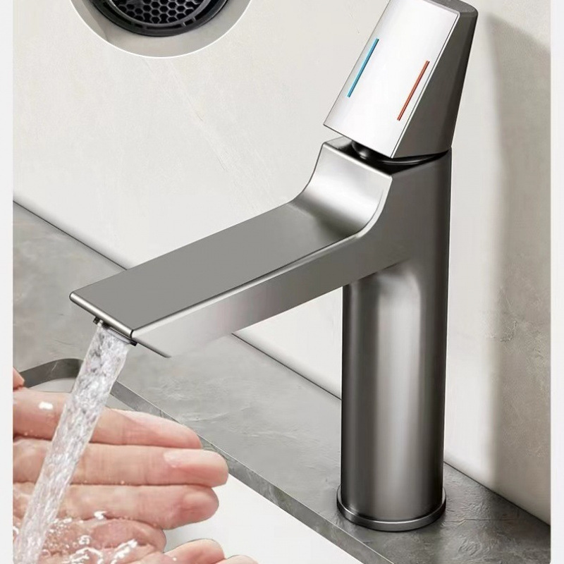 New Scarecrow Faucet Washbasin Hot and Cold Household Washbasin Bathroom Bathroom Washbasin Faucet