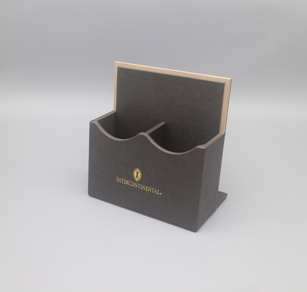 Caja de almacenamiento de hoteles Caja de artículos de cuero de alto nivel Guía de servicio de habitaciones Clip de notas Base de control remoto Kit de residencia