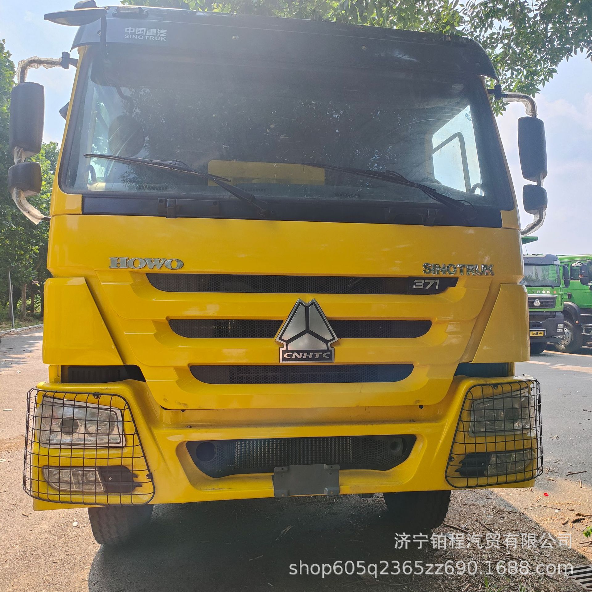 Export of brand new HOWO 371 horsepower dump truck, engineering self-unloading truck, 10-wheel muck truck, construction site earthmoving truck