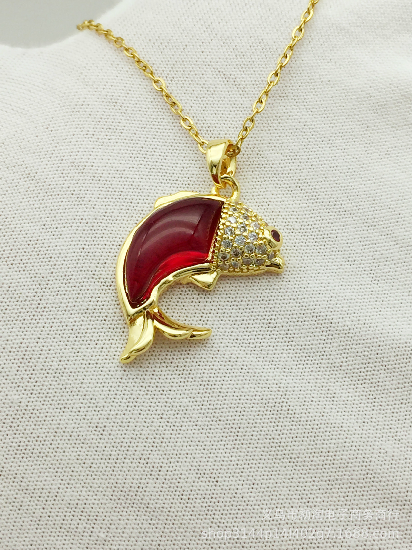fashionable pendant with zircon stainless steel
