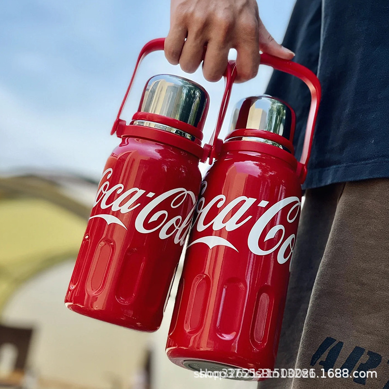 New Coke Cup Strap 304 Stainless Steel Thermos Cup Large Capacity Thermos Pot Men and Women Portable Rope Gift Cup New Coke Cup Strap 304 Stainless Steel Thermos Cup Large Capacity Thermos Pot Men and Women Portable Rope Gift Cup