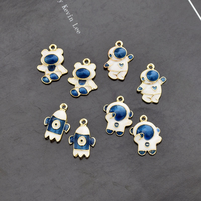 10 Pcs/package Cute Astronaut Rocket Alloy Enamel Plating Pendant Jewelry Accessories display picture 4