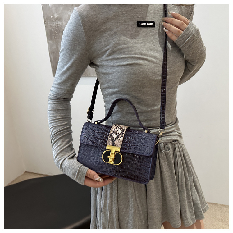 Korean casual fashion handbag 2024 new simple crocodile pattern single shoulder crossbody small square bag_voghion.com