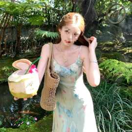 法式绝美海边度假穿搭油画风甜美碎花裙子立体花朵收腰鱼尾连衣裙