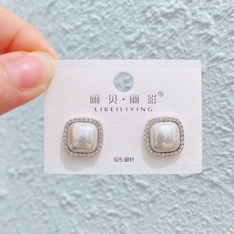 Liyin/Libeliying 新しいパール蝶のイヤリング女性のためのライト高級優しい気質シンプルなイヤリングシルバー針イヤリング|undefined