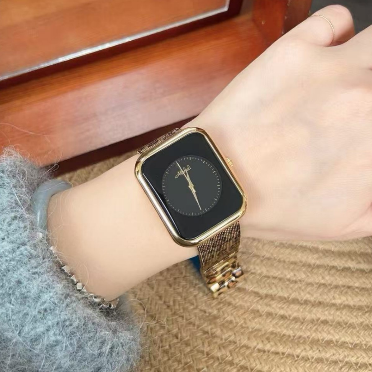 Mishali Women's Leopard Print Strap Large Dial Casual Fashion Watch_voghion.com