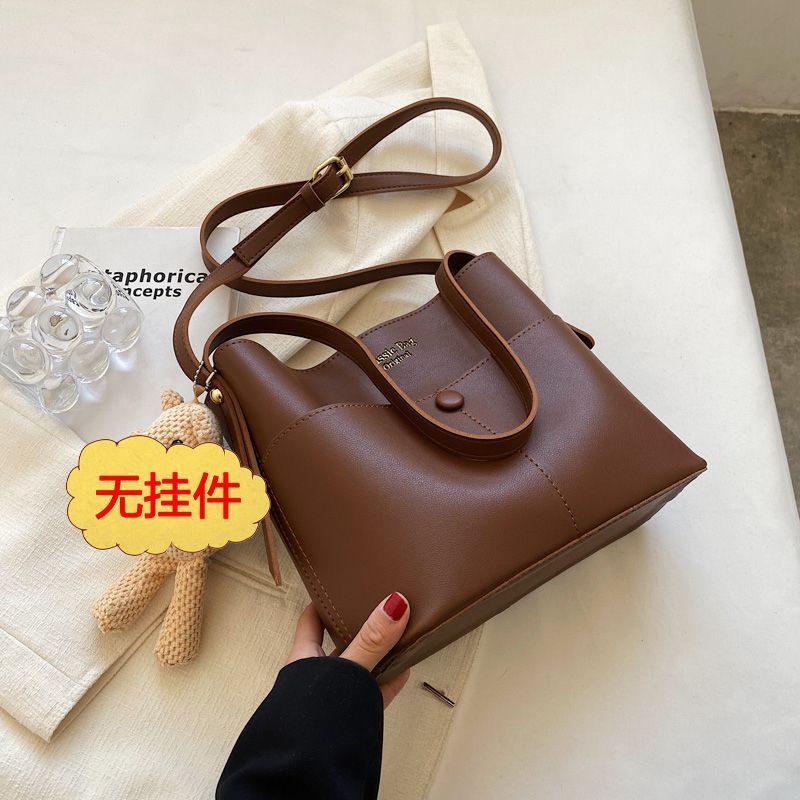 批发大容量通勤腋下包包女新款春季复古小众单肩包时尚水桶包|undefined