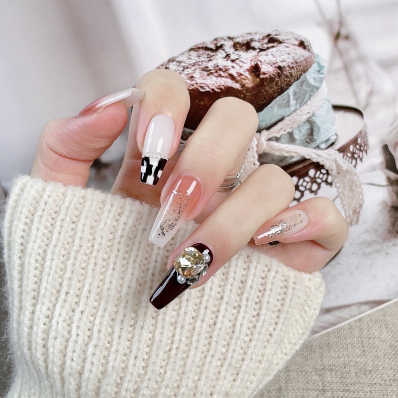 Purely Handmade Wearable Nails for Autumn and Winter New Caramel Color Manicure Patches Checkerboard Flash Diamond Burgundy Smudged Fake Nails Purely Handmade Wearable Nails for Autumn and Winter New Caramel Color Manicure Patches Checkerboard Flash Diamond Burgundy Smudged Fake Nails