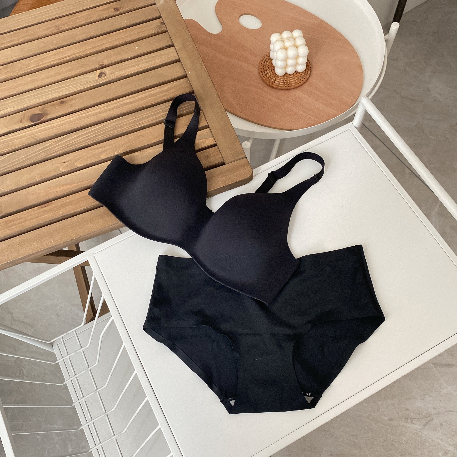 Nuevo producto de verano, una pieza de seda de hielo, ropa interior sin costuras, sujetador cómodo y transpirable para niña, sujetador sexy