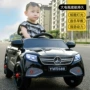 乘坐儿童彩绘电动汽车