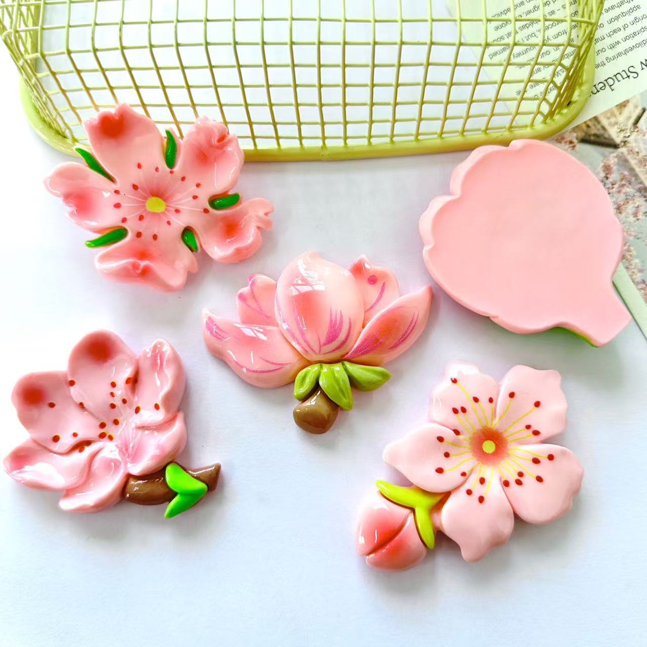 大きなカードの桃の花が咲きます。