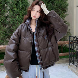 咖色格子拼接pu皮羽绒服外套女冬季2025新款白鸭绒酷飒气质面包服
