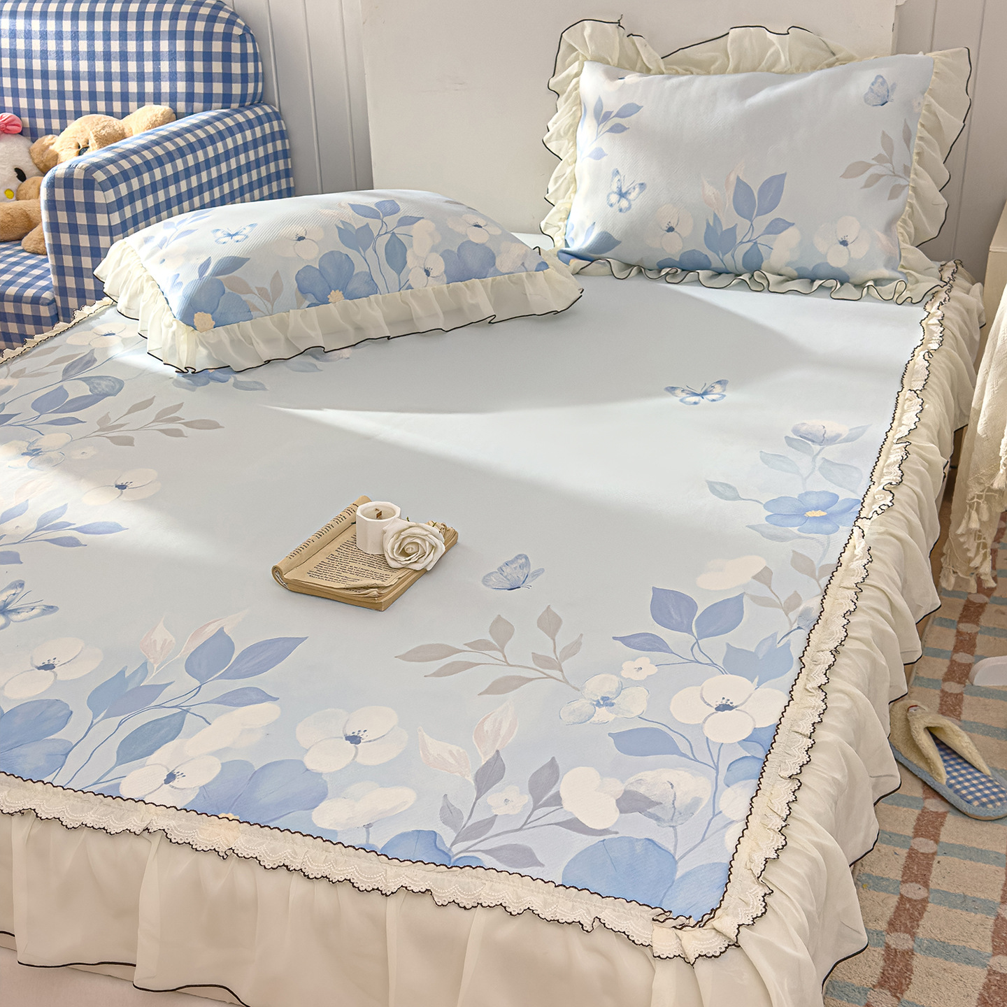A clase de verano frío frijoles cama de frijoles falda de cama de cuatro piezas set lavable princesa aire acondicionado suave alfombra de seda de hielo
