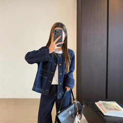 小禾丹寧カウボーイ春の女装はベストを重ねて着ています。