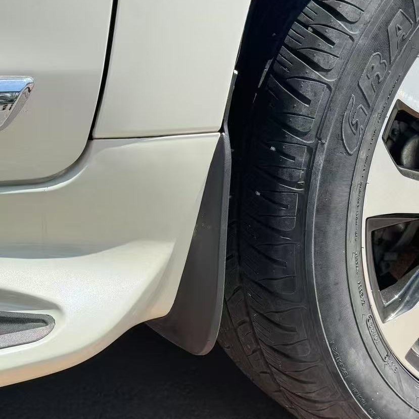 Fábrica de ventas transfronterizas de neumáticos Lc200 / FJ200 para Toyota Land Cool Roadze Middle East