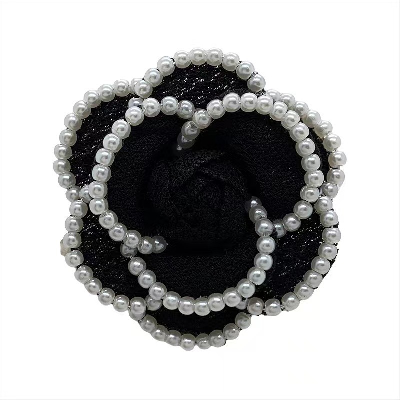 Fashion Flower Mixed Materials Handmade Women's Brooches display picture 5