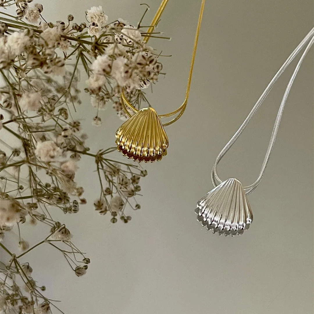 Beach Shell Titanium Steel Plating Pendant Necklace display picture 5