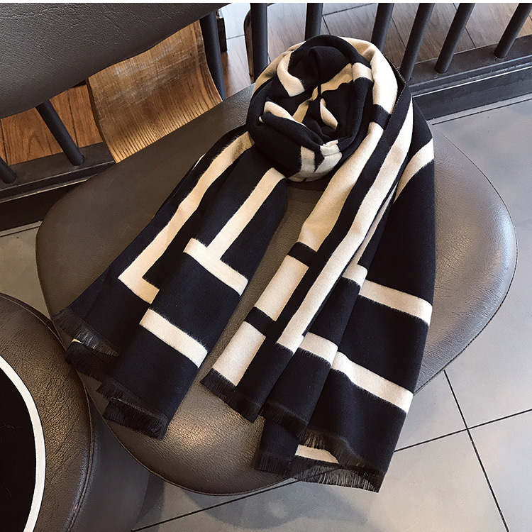 Bufanda tipo chal cálida y gruesa de estilo minimalista con imitación de cachemira y letras geométricas de doble cara en colores clásicos_voghion.com