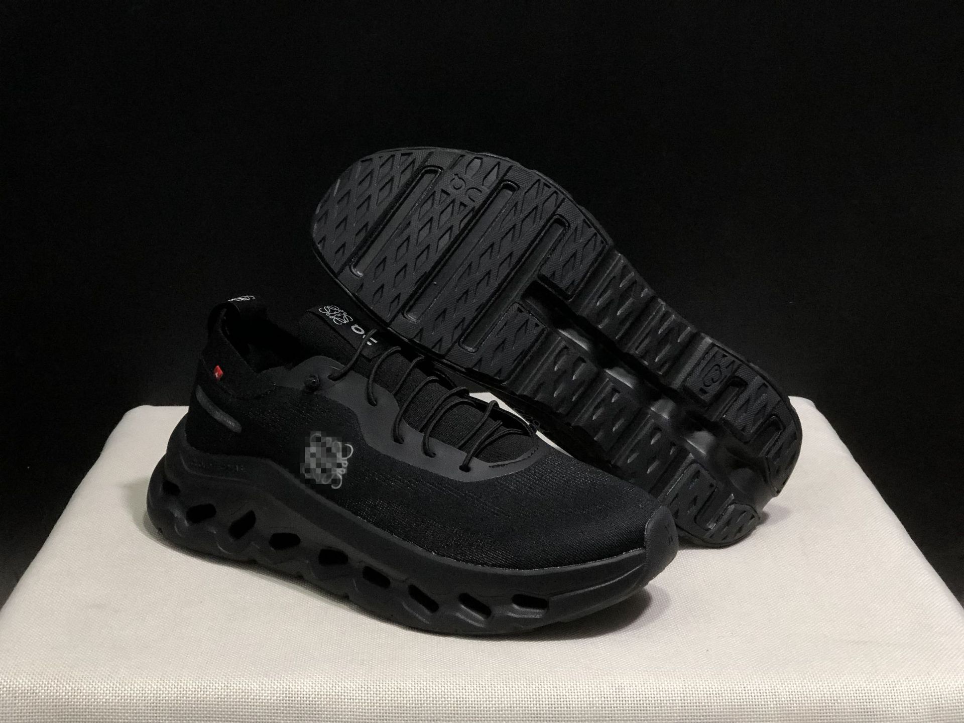 thumbnail for Sapatos Putian Comércio exterior correndo em conjunto X Cloudtilt sapatos de corrida de baixa classe masculino e feminino esportes de absorção de choque sapatos casuais
