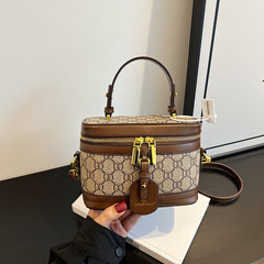 Korean-style popular elderly flower letter handbag 2024 new retro minimalist single-shoulder bag trendy versatile crossbody bag for women