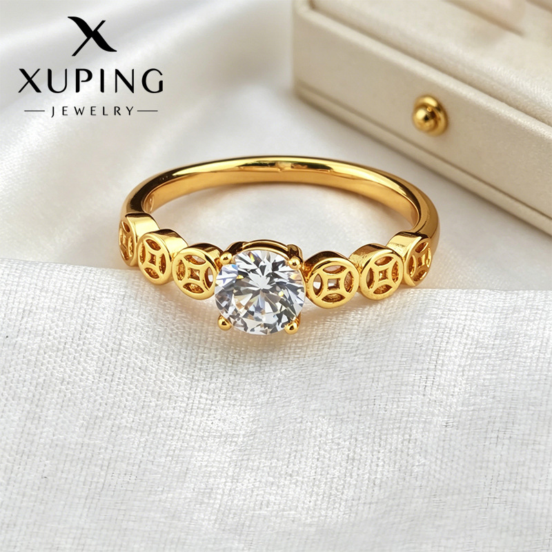 Xuping imitación de oro lujoso temperamento ligero anillo de plata de cobre incrustado de zircon simple aleación de cobre chapado 24k anillo de boda para mujeres