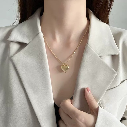 Feeling s925 sterling silver love-shaped necklace cold style female ins simple versatile niche design light luxury necklace