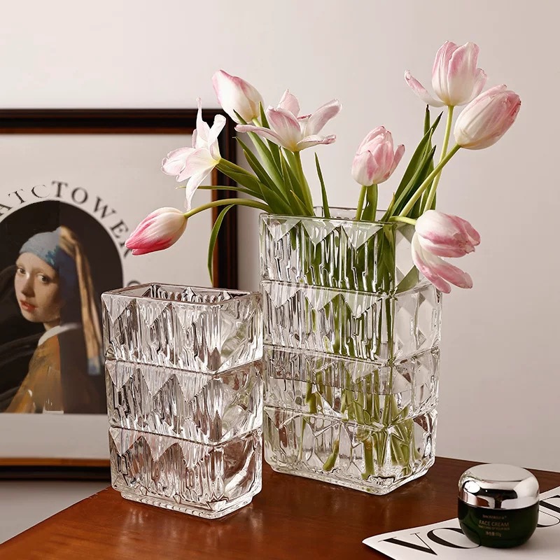 Jarrón de Vidrio Transparente Cuadrado de Lujo Ligero, Alto Valor Estético, Contenedor de Flores Hidropónico Creativo, Adorno Estilo Ins, Estilo de Lujo Ligero.