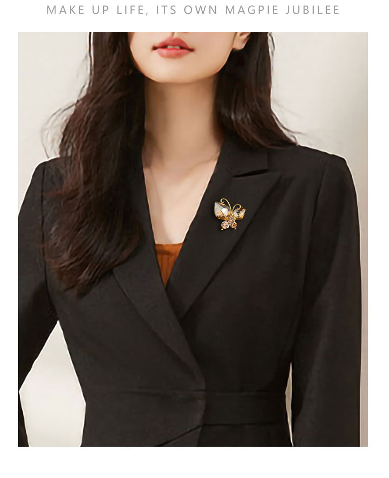 高级感水晶蝴蝶胸针新小众独特简约昆虫胸花爆款别针西