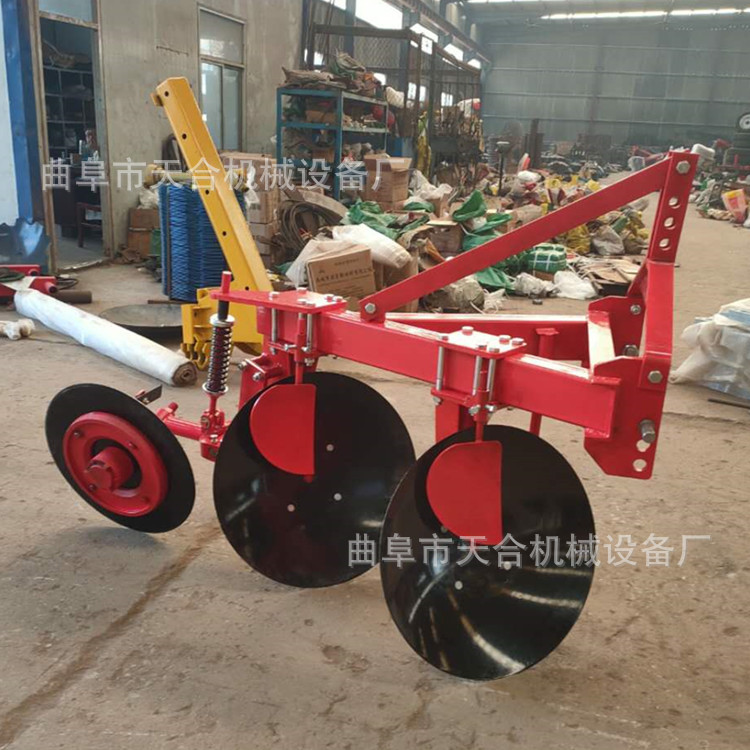 安装简单土地耕耘机225圆盘犁刮土刀遇硬物自动卸力（出口农具）