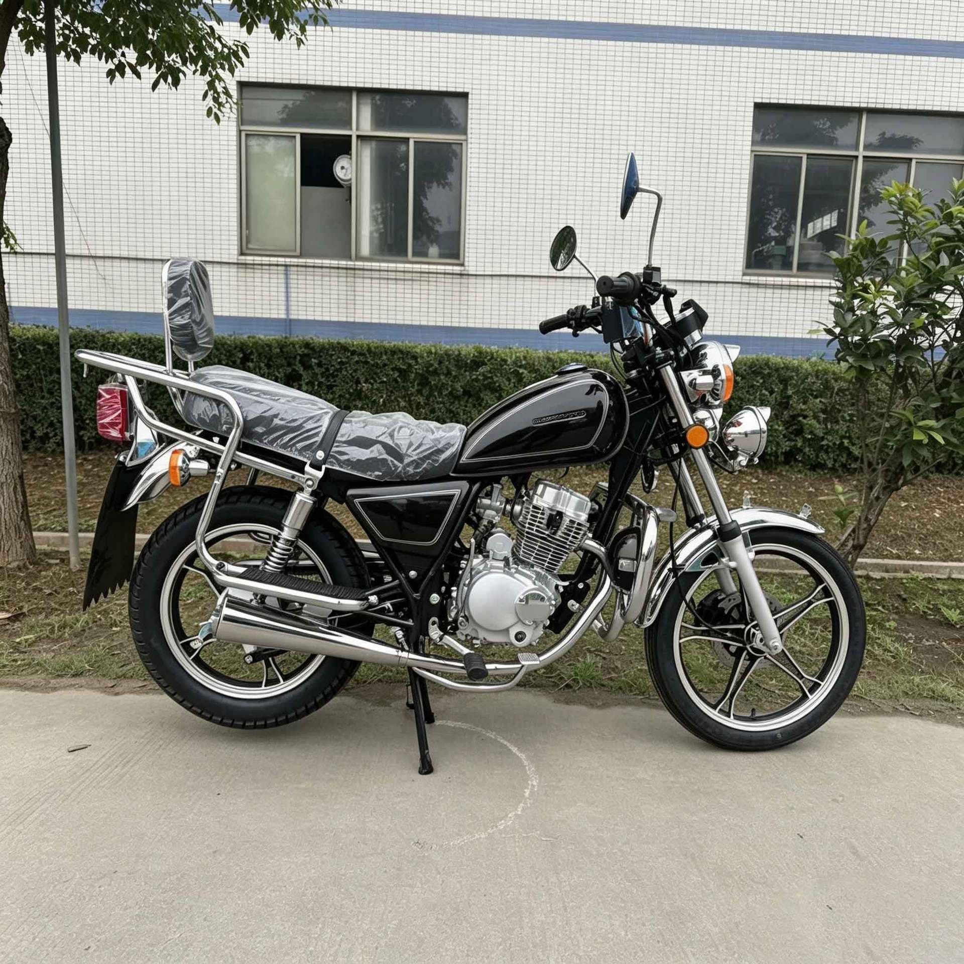 Fuel-efficient two-wheeled motorcycle for cross-country riding, low fuel consumption, durable and suitable for commuting in African rural roads
