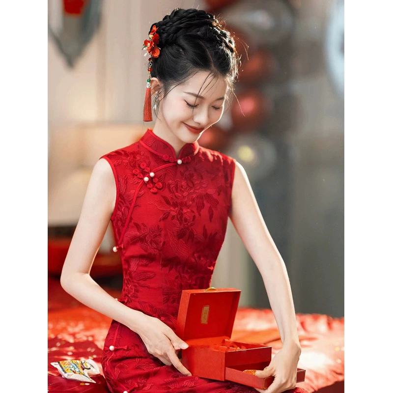 Новое красное платье в китайском стиле, улучшенное платье Cheongsam, миниатюрное обручальное платье, свадебное платье невесты, подходящее для повседневной носки.