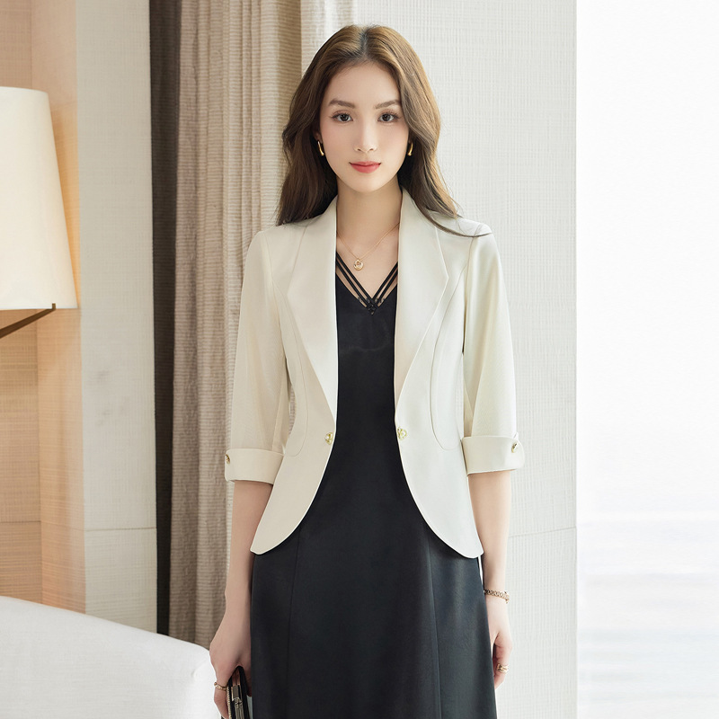 【Boutique Quality】High-End Short Blazer Jacket for Women 2026 Summer Slim Fit One-Button Elegant Top 【Boutique Quality】High-End Short Blazer Jacket for Women 2026 Summer Slim Fit One-Button Elegant Top