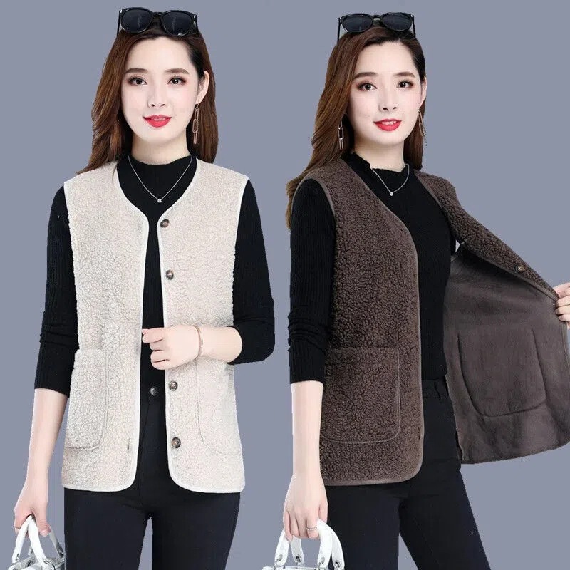 Plus-Size Lamb Wool Vest for Women, Winter 2023 New Style, Integrated Leather and Fur Vest Jacket