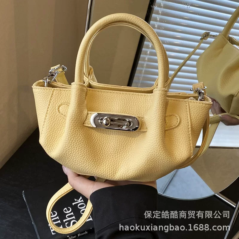 Small design trend one-shoulder bag, summer shoulder bag