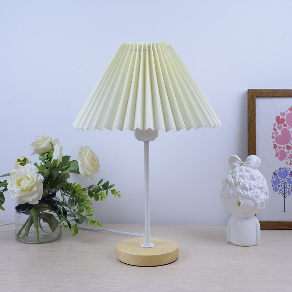 Lámpara de mesa Luz de lujo 2021 nueva lámpara de noche dormitorio escritorio luz nocturna sala de estar comedor Lámpara decorativa ins avanzado