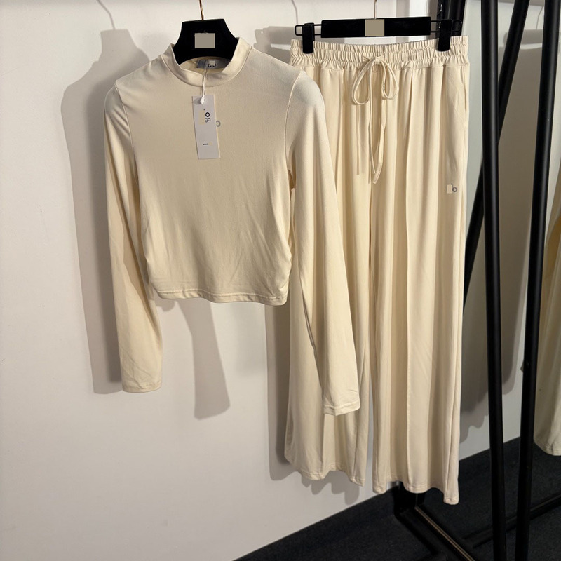 Sports Suit with Reflective Letter Print, Slim-Fit Long-Sleeve T-Shirt, Elastic Waist Casual Wide-Leg Pants Sports Suit with Reflective Letter Print, Slim-Fit Long-Sleeve T-Shirt, Elastic Waist Casual Wide-Leg Pants