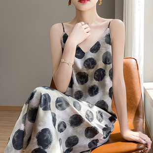 ���L�r�К��|ˮīӡ�������B��ȹŮ�ļ����ᾄ�洹�Ќ����@��A��