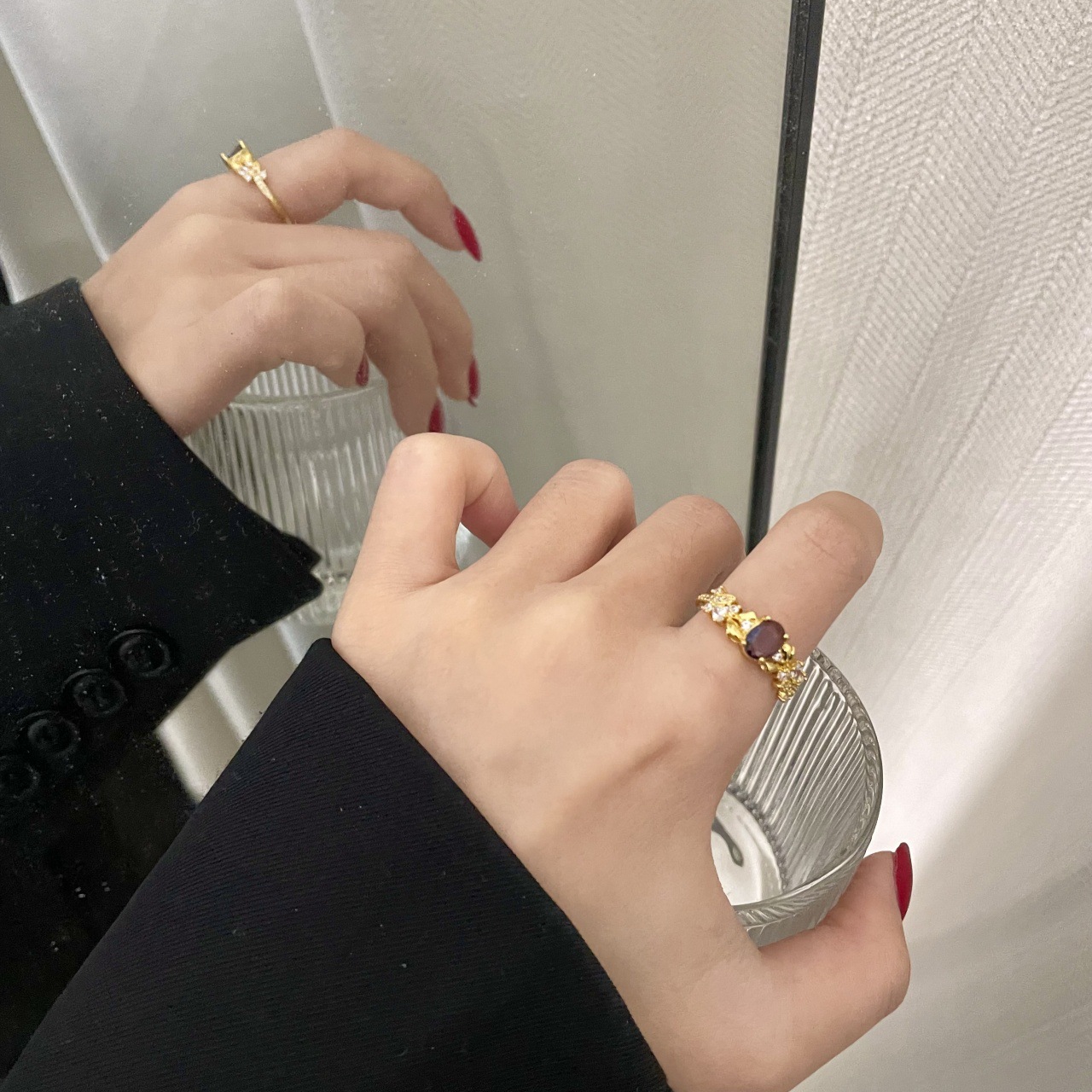 Fashionable sophisticated adjustable small design retro trend ring