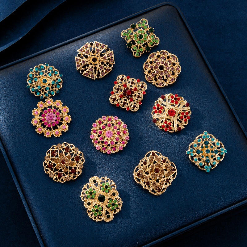 Cross-border explosions ancient gold 12 brooches suit alloy rhinestone compact 24 brooches card clothing hat accessories