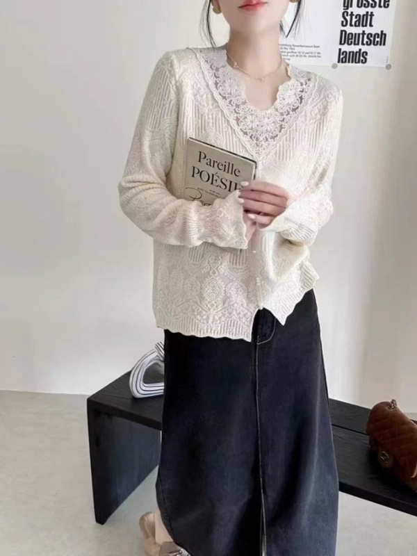 法式V领蕾丝花边针织衫女秋季2025新款设计感小众打底衫长袖上衣|undefined